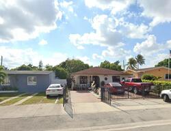  E 30th St