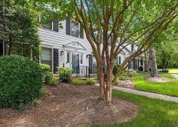  Red Oak Ln