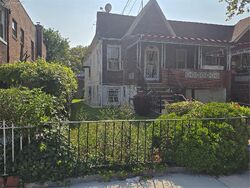  E 88th St