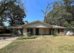  Towering Oaks Dr