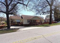  Club House Dr