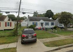  E Pembroke Ave