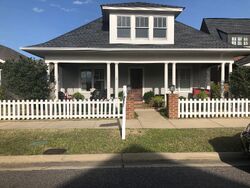  Courtney Ave