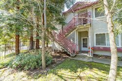  Torrington Pl