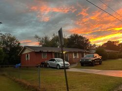  Willow Ave