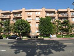  Cahuenga Blvd