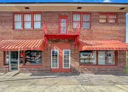  E Lathrop Ave