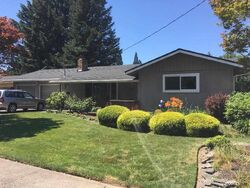  18th Ave Ne
