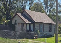  N Lone Pine Ave