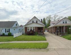  E 32nd St