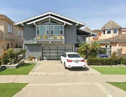  Edgewater Ln