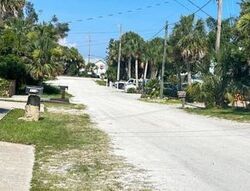  Maple St