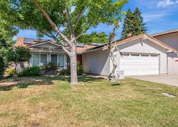  Garry Oak Dr
