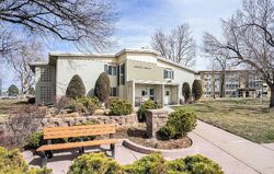  S Clinton St Apt 5b
