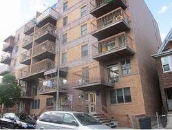  42nd St Apt 5