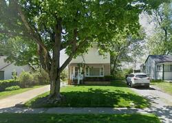  E 160th St