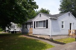  Leatherleaf Cir