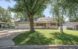  Red Oak Dr