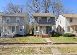  E 32nd St