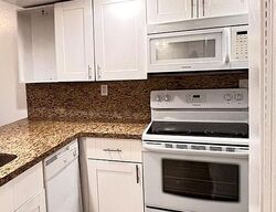  Cypress Rd Apt 211