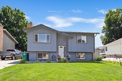  E 22nd Ave