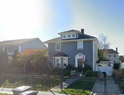  Lloyd Ave