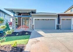  Se Mountain Crest Dr