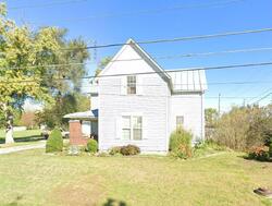  E 7th St