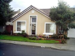  W Cromwell Ave