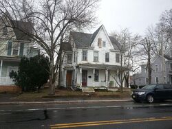  W Main St