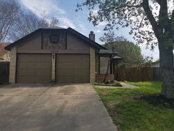  Lansbury Dr