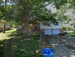  E Leslie Dr