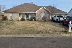  Oak Lawn Dr