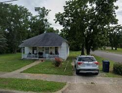  N Jackson Ave