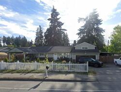  94th Ave E