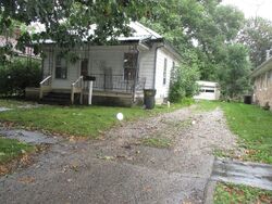  S Poplar St
