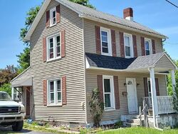  Gladstone St