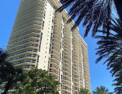  E Country Club Dr