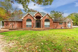  Red Oak Ln