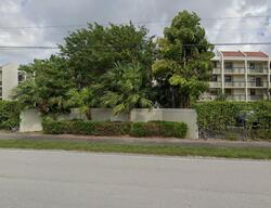  Lake Emerald Dr Apt 3