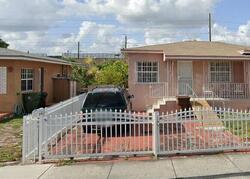  W 20th St