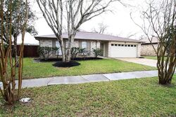  Leafwood Cir