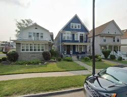  N Parade Ave
