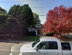  E 36th St