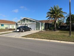  Se Larkwood Cir