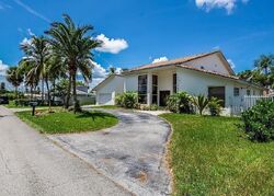  N Oakmont Dr