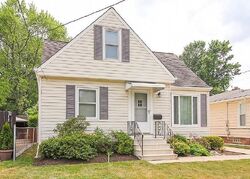  Meadowbrook Dr
