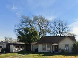  Park Oaks Dr