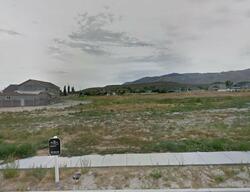  W Hillside Dr