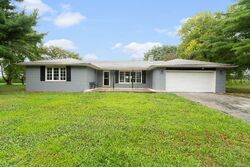  E Spruce Dr